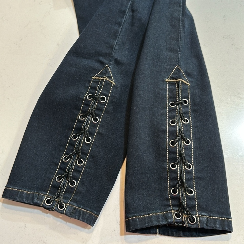 Dark Wash Cropped With Lace-Up Size 6 - Picture 4 of 8